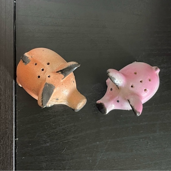 $5 DEAL Pig Salt & Pepper Shaker Set Vintage Retro Pink Peach Unique - Picture 4 of 5